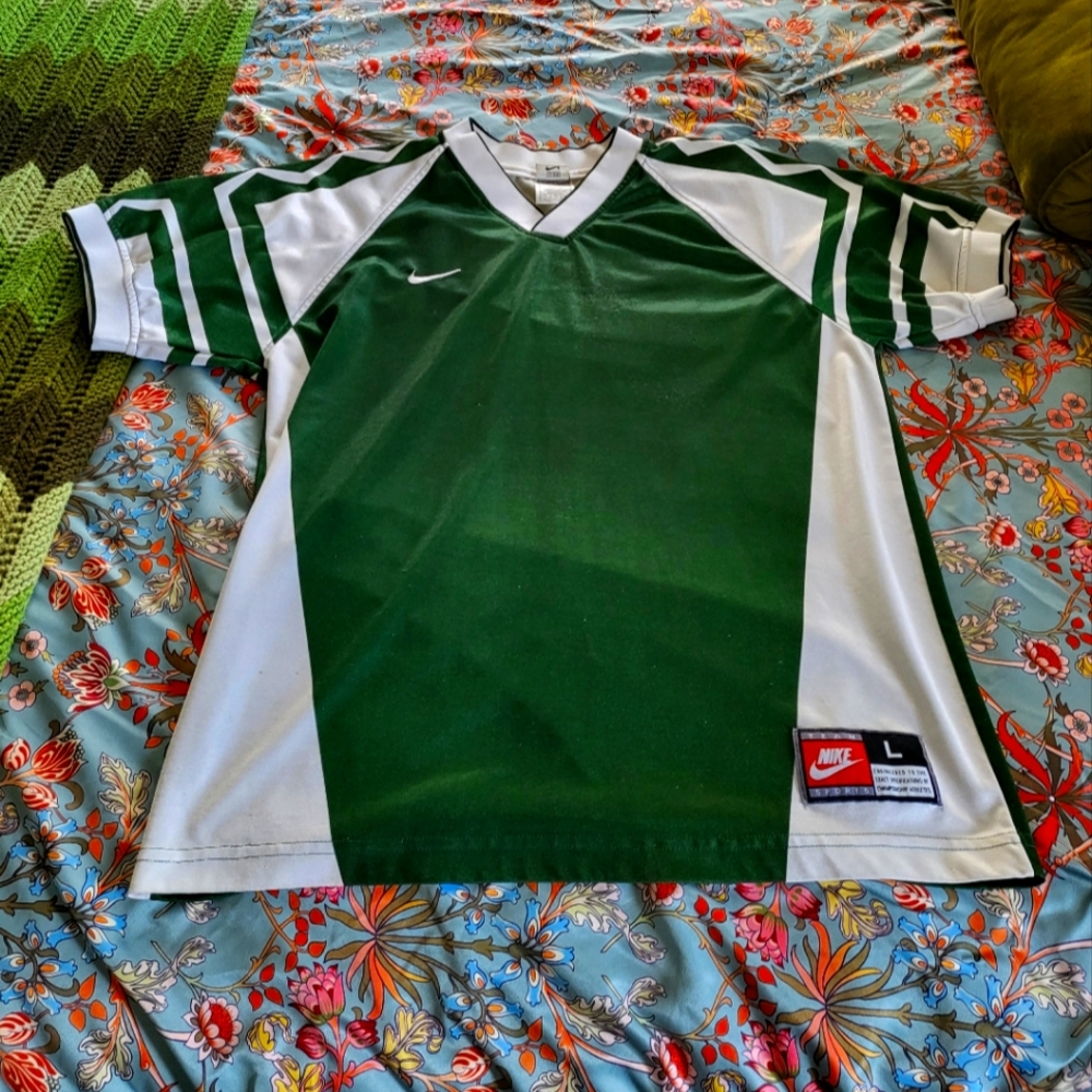 Vintage Mens Large Nike Green And White soccer Jersey Shirt MADE IN USA